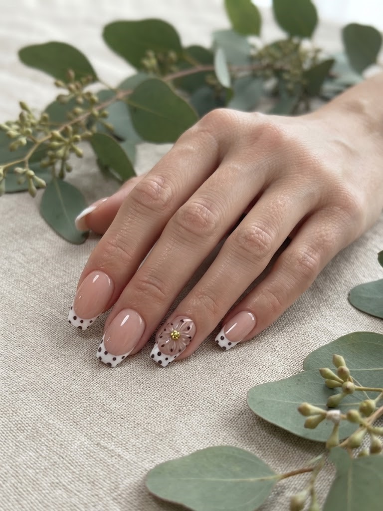 image Press-On Nails "French Dottie " – Forme Ballerine S Tany Mena