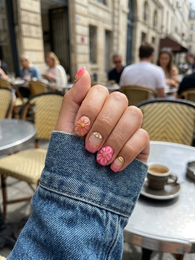 image Press-On Nails "Sakura Bloomy Gold" – Forme Carré XS Tany Mena